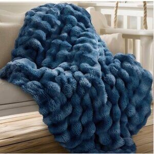 Hythe Bubble Blanket - Navy